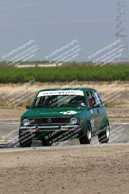 media/Apr-30-2022-CalClub SCCA (Sat) [[98b58ad398]]/Group 2/Race (Grapevine)/